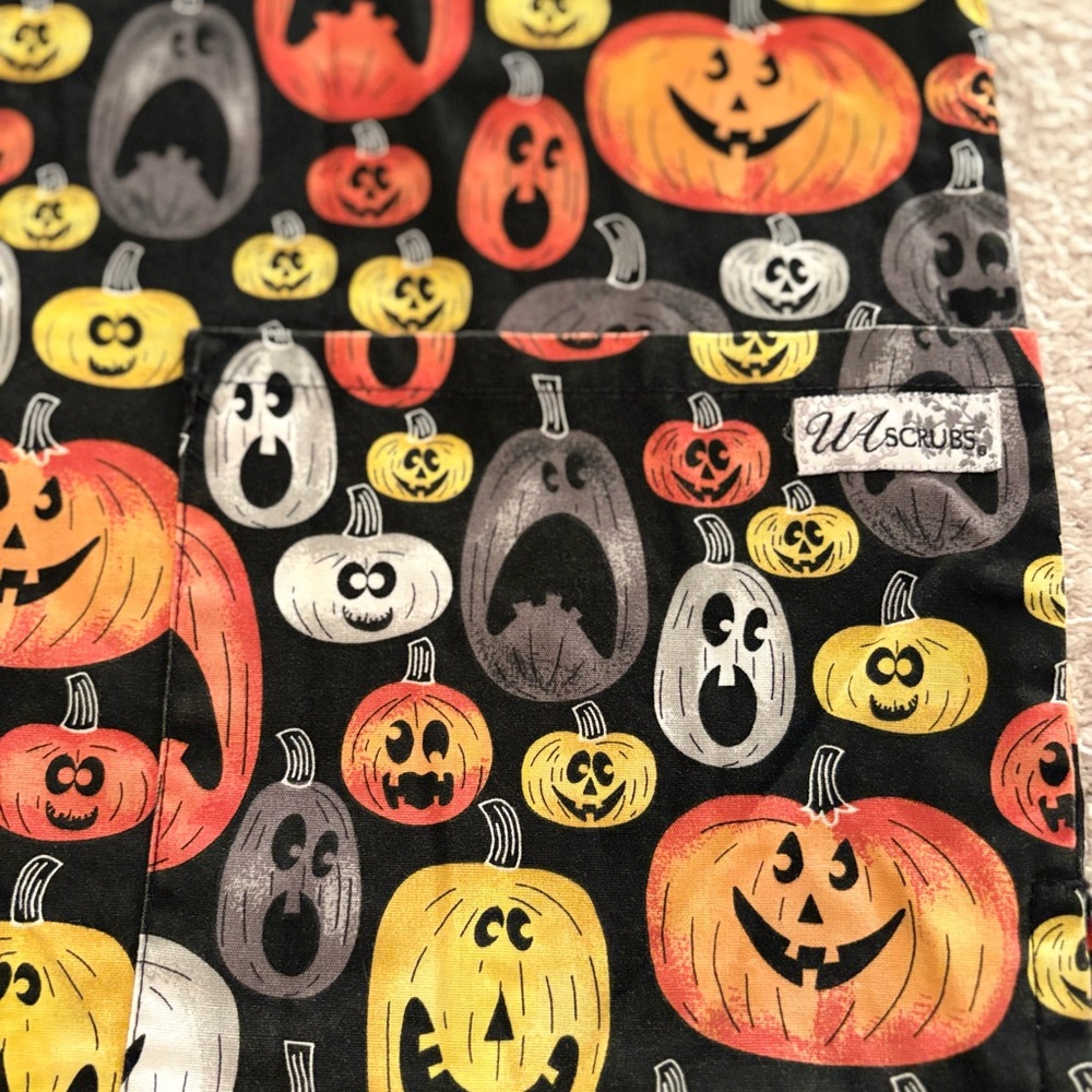 Uniform Advantage Halloween Pumpkin Print Top